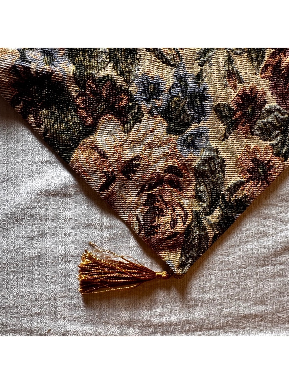 Vintage Floral Tapestry Table Runner 50 x 12.5 Rose Cottagecore Mantel Scarf - Picture 5 of 9